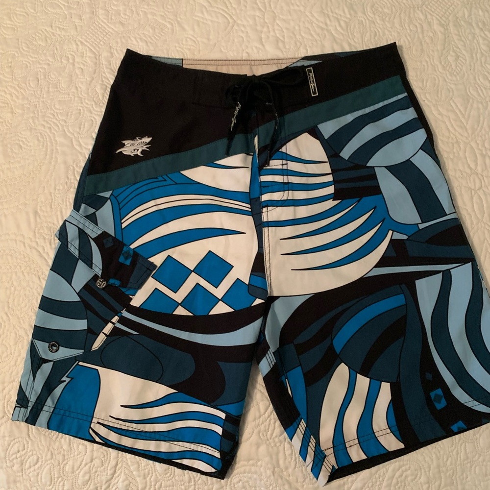 Mens Maui and Sons swim wear. Waist size 30 board short .
